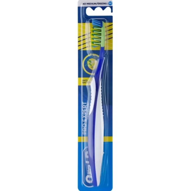 oral-b-brosse-a-dents-pro-expert-anti-bacterial-souple-medium.webp